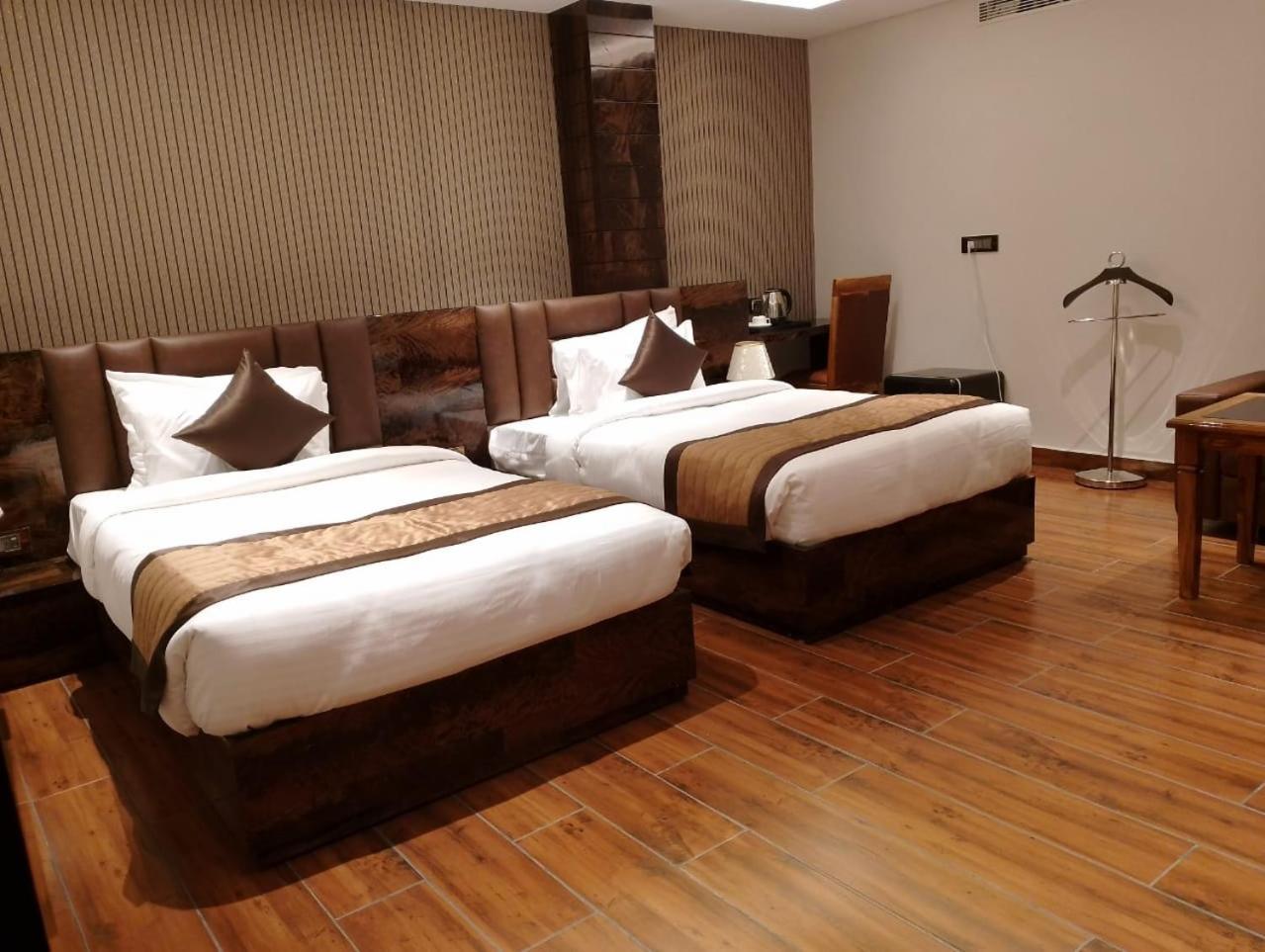 Hotel Suncity Palace Katihār Buitenkant foto